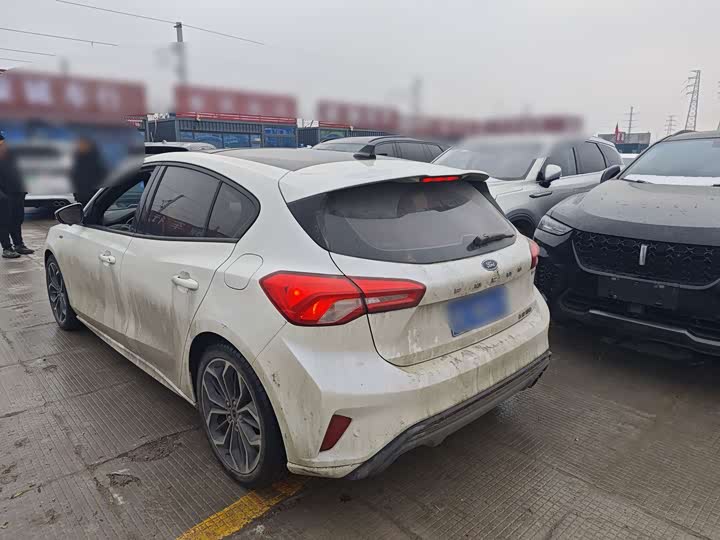 Фото 6 - Ford Focus