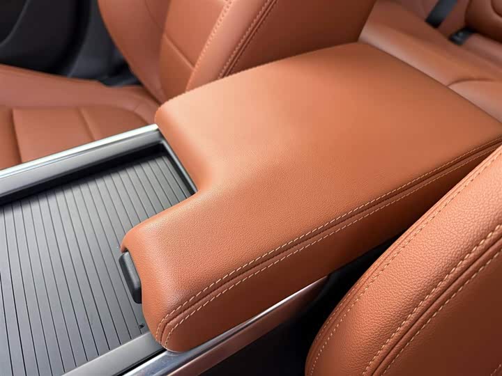 Фото 7 - Jaguar XE L