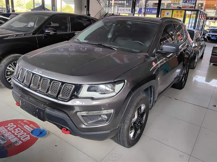 Фото 1 - Jeep Compass