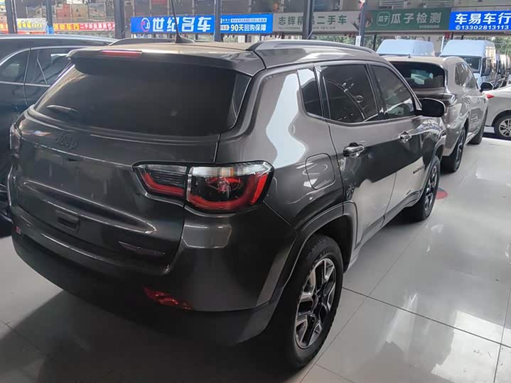 Фото 3 - Jeep Compass