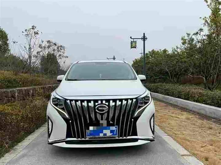 Фото 2 - GAC Trumpchi M8