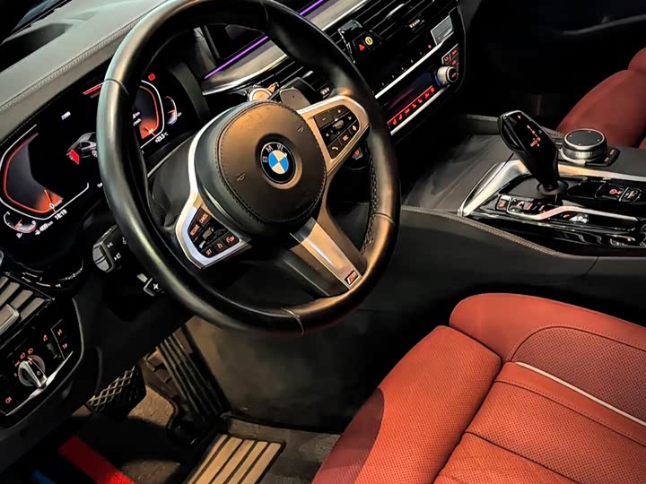 Фото 3 - BMW 5 Series