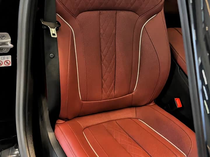 Фото 6 - BMW 5 Series