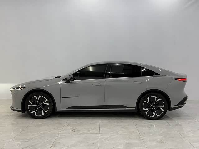 Фото 2 - Mazda EZ-6