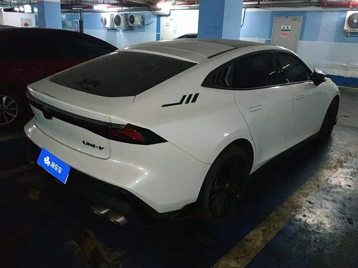 Фото 3 - Changan UNI-V