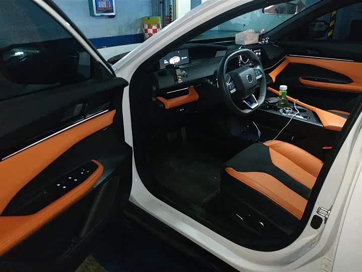 Фото 9 - Changan UNI-V