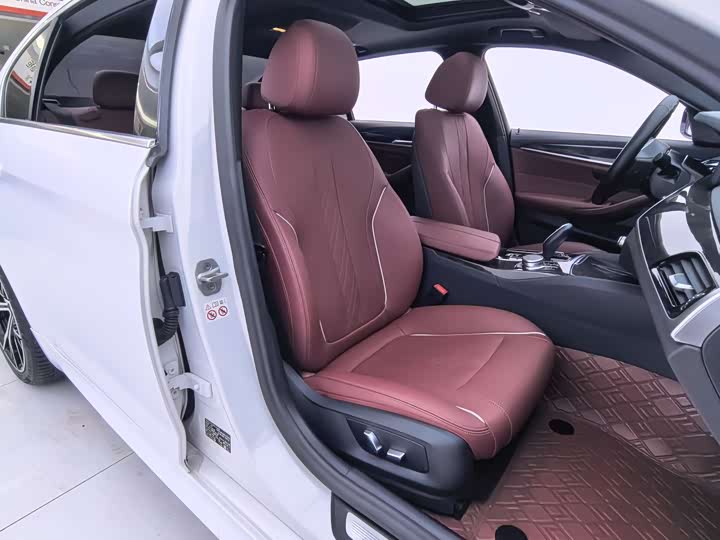 Фото 5 - BMW 5 Series