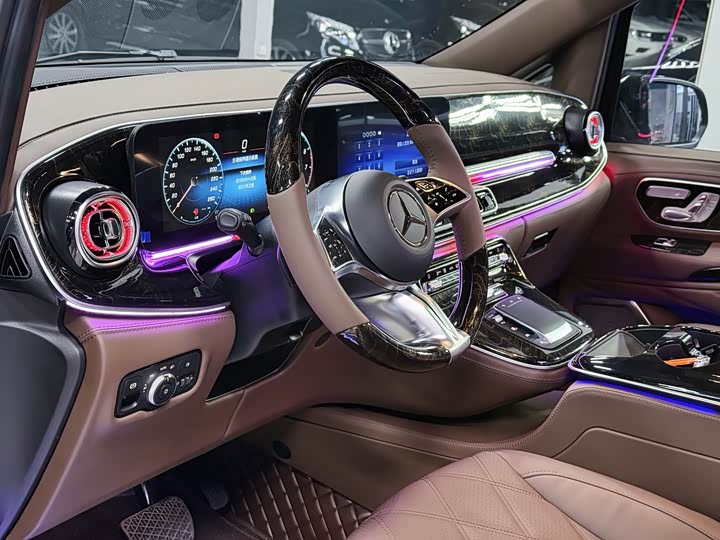 Фото 9 - Mercedes-Benz Vito