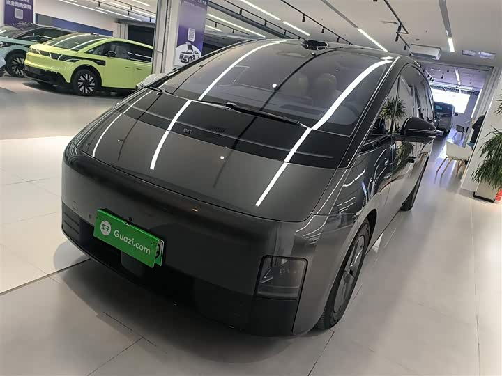 Фото 1 - LiXiang Mega