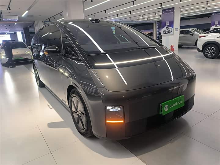 Фото 4 - LiXiang Mega