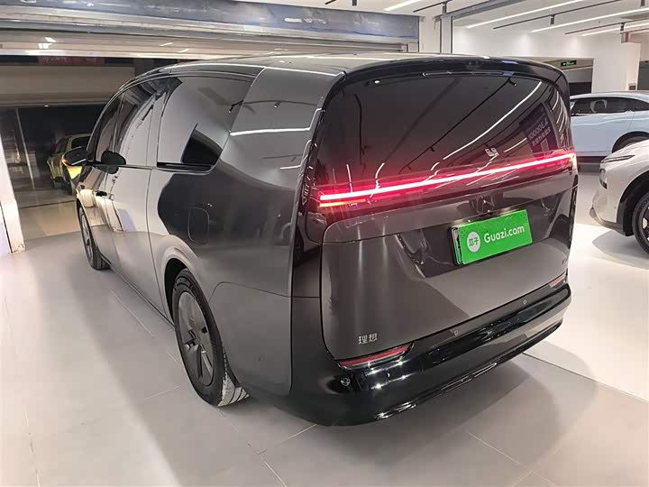 Фото 5 - LiXiang Mega