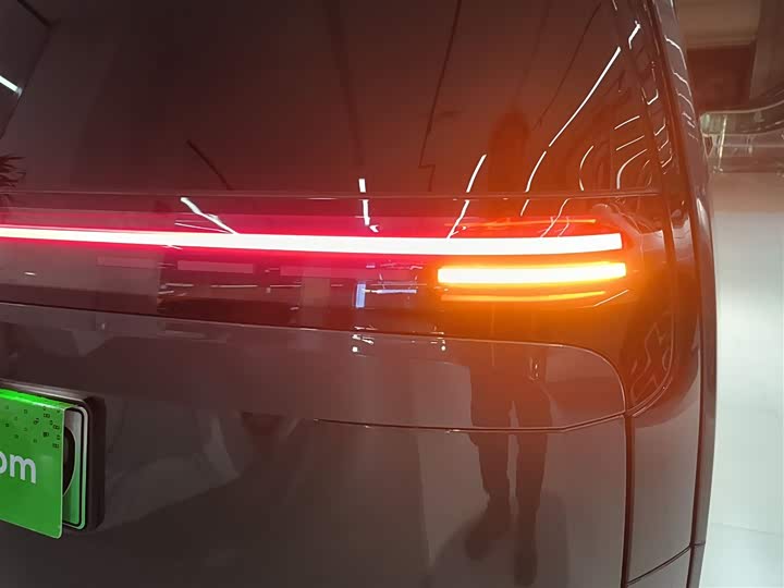 Фото 8 - LiXiang Mega