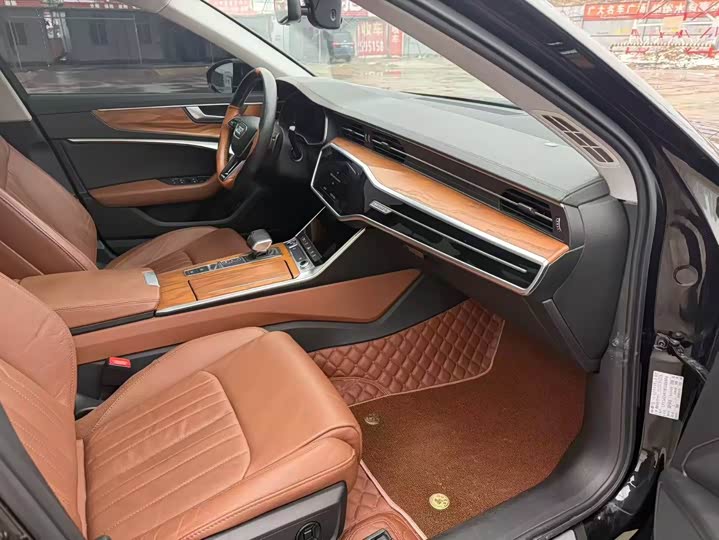 Фото 5 - Audi A6L