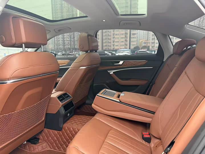 Фото 6 - Audi A6L