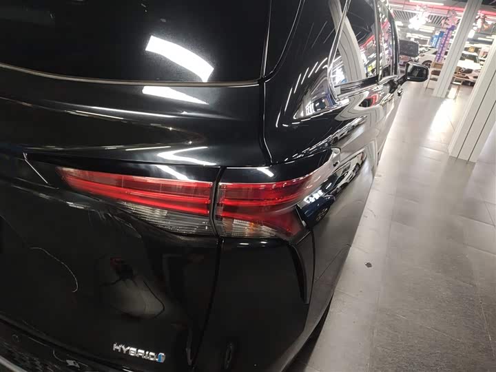 Фото 8 - Toyota Granvia