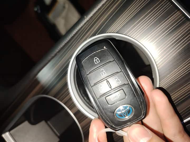 Фото 9 - Toyota Granvia