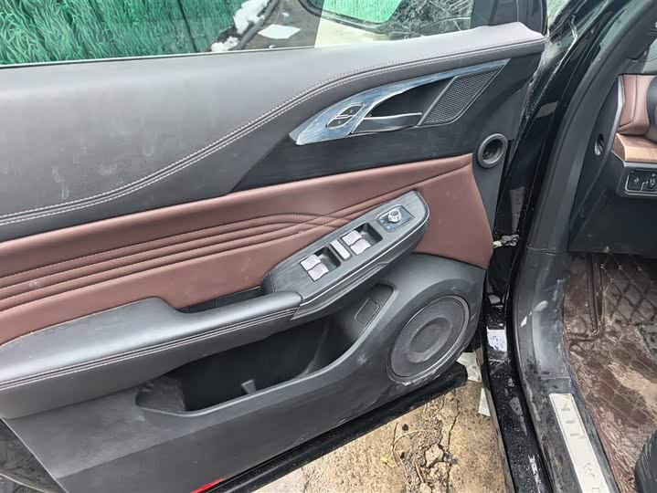 Фото 7 - Wey VV5