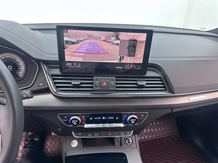 Фото 7 - Audi Q5L