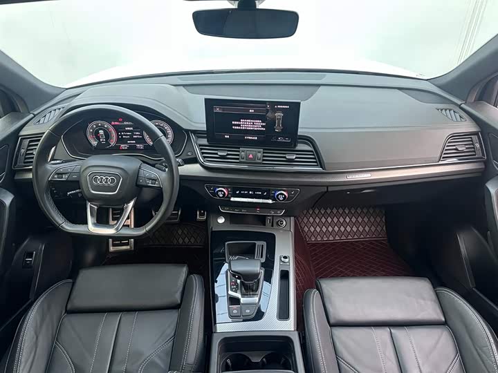 Фото 8 - Audi Q5L