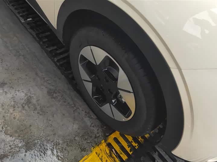 Фото 6 - Geely Galaxy Geome