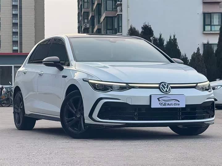 Фото 3 - Volkswagen Golf