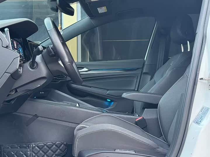 Фото 4 - Volkswagen Golf