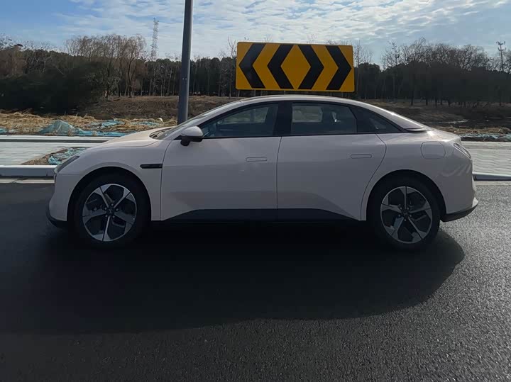 Фото 3 - XPeng Mona M03