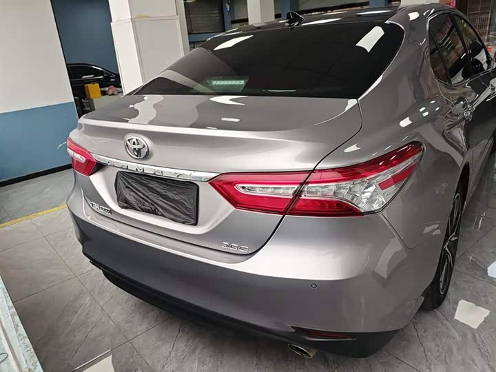 Фото 6 - Toyota Camry