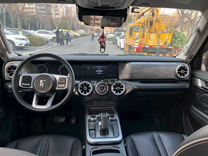 Фото 4 - Tank 300