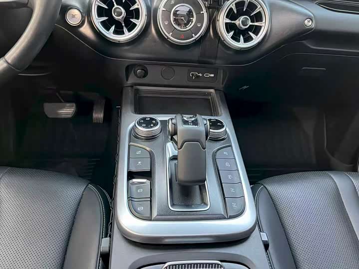 Фото 7 - Tank 300