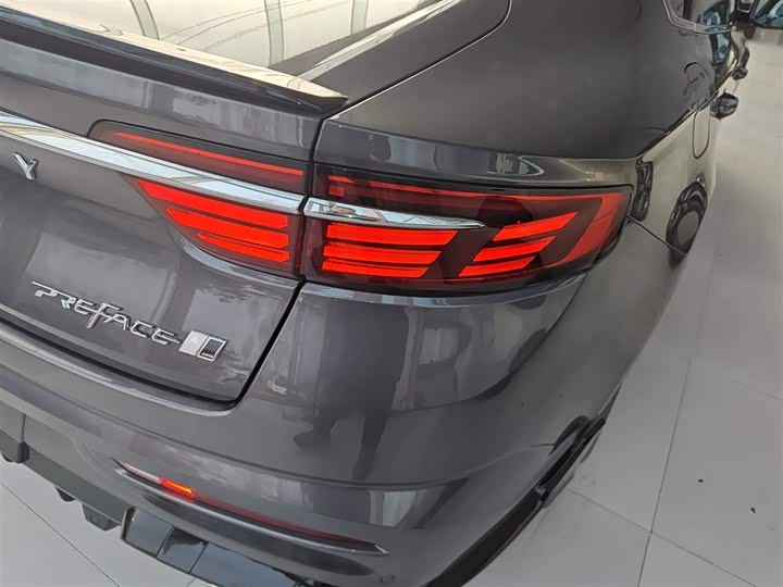 Фото 8 - Geely Preface