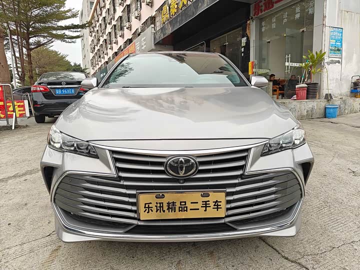 Фото 1 - Toyota Avalon