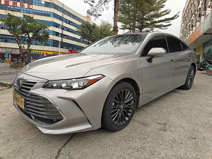 Фото 2 - Toyota Avalon