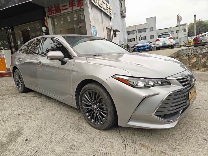 Фото 3 - Toyota Avalon