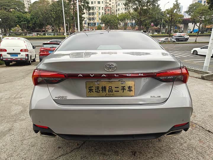 Фото 6 - Toyota Avalon