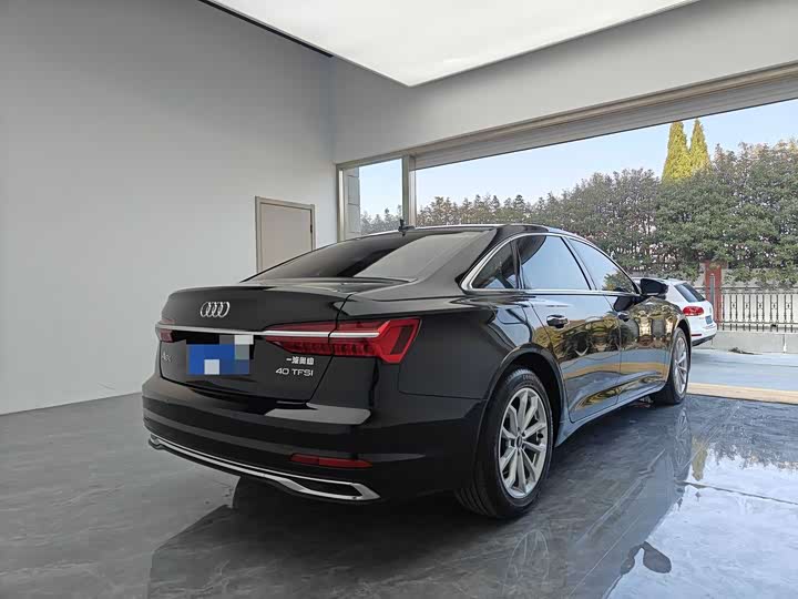 Фото 5 - Audi A6L