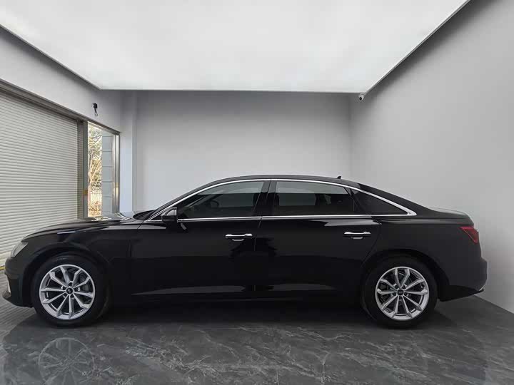 Фото 8 - Audi A6L