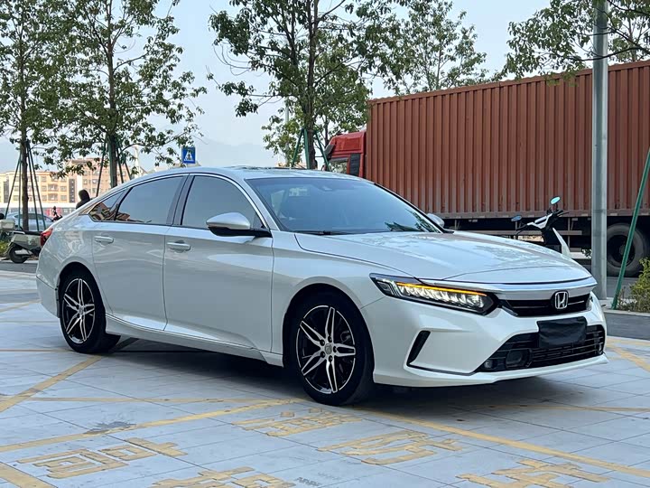 Фото 3 - Honda Inspire