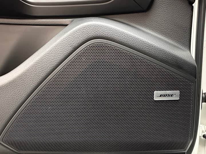 Фото 7 - Porsche Cayenne Hybrid