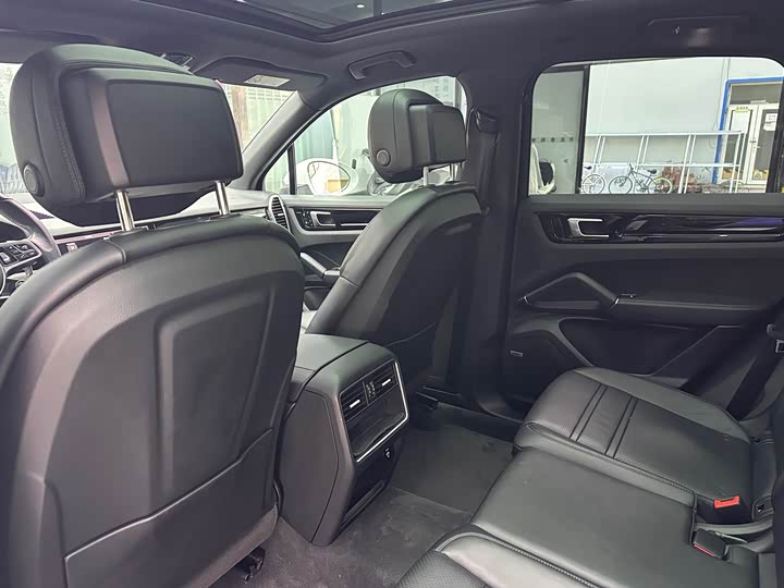 Фото 9 - Porsche Cayenne Hybrid