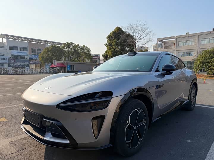 Фото 1 - Xiaomi YU7