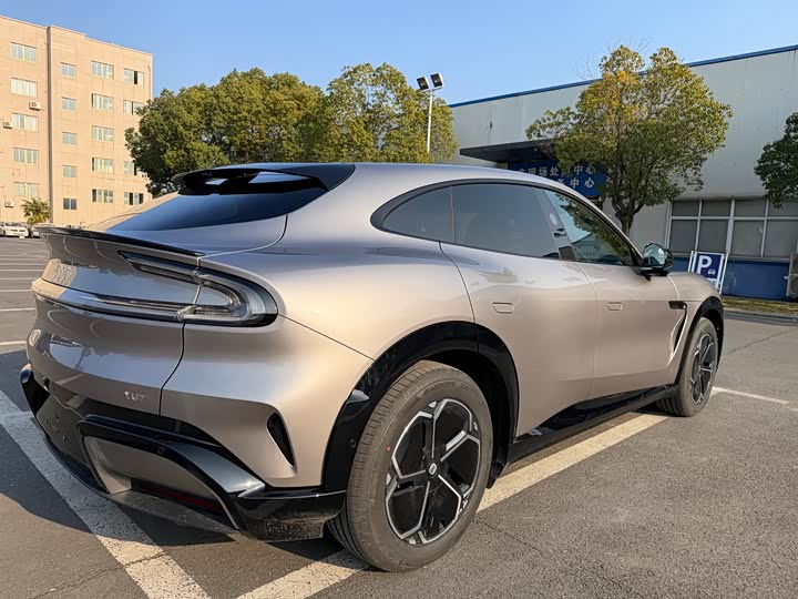 Фото 9 - Xiaomi YU7