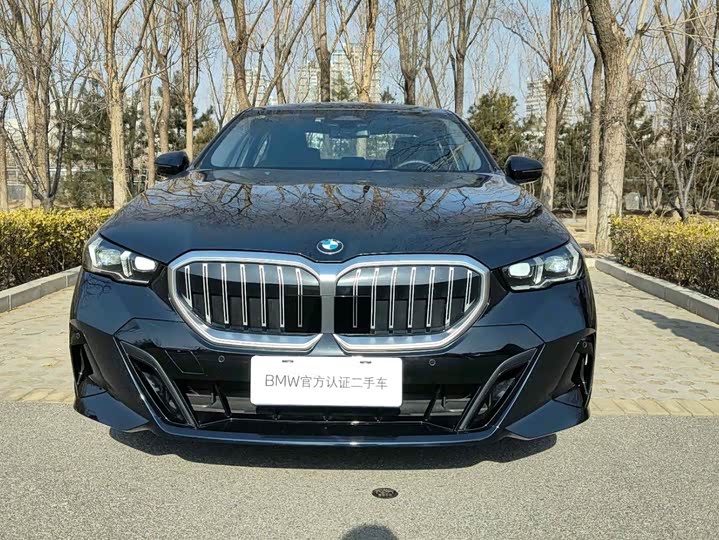 Фото 2 - BMW 5 Series