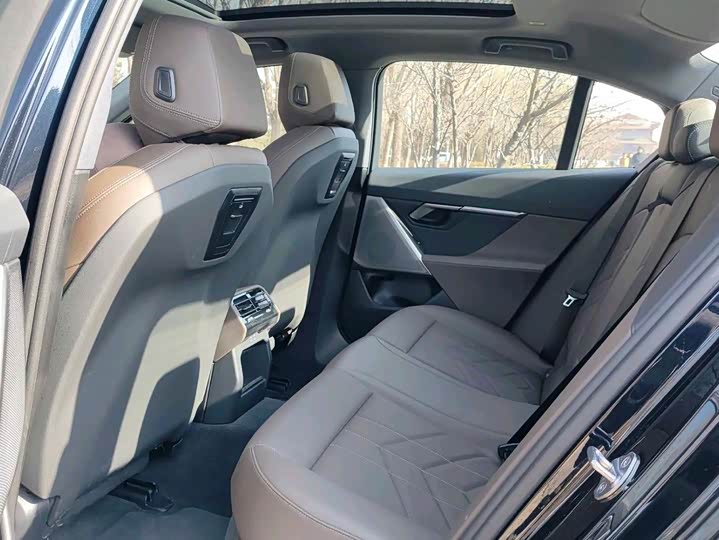 Фото 8 - BMW 5 Series