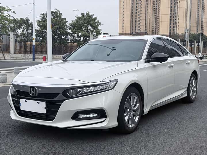 Фото 3 - Honda Accord