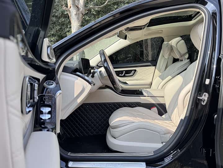 Фото 7 - Mercedes-Benz Maybach S-Class