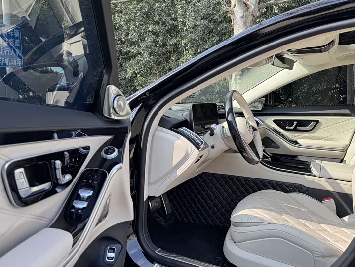 Фото 8 - Mercedes-Benz Maybach S-Class