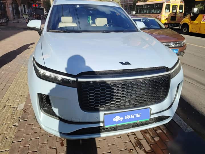 Фото 2 - LiXiang One