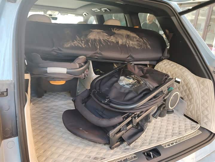 Фото 4 - LiXiang One