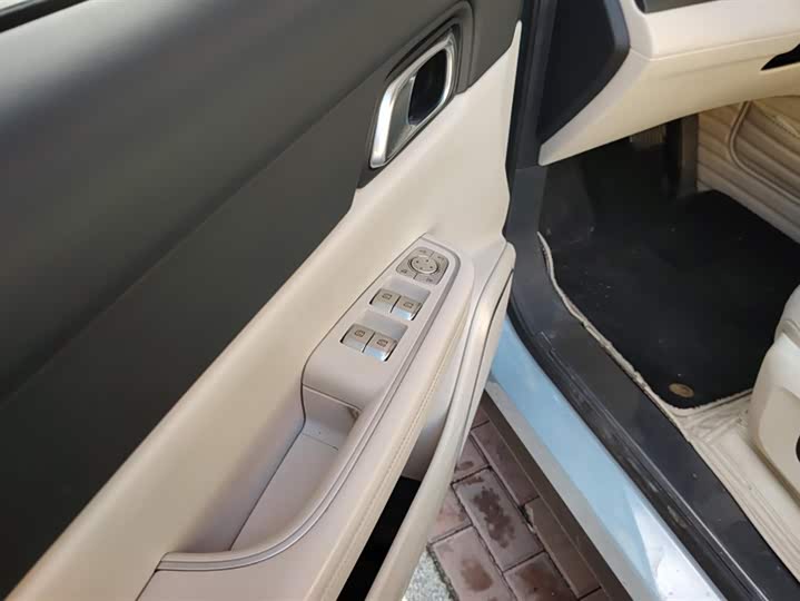 Фото 7 - LiXiang One